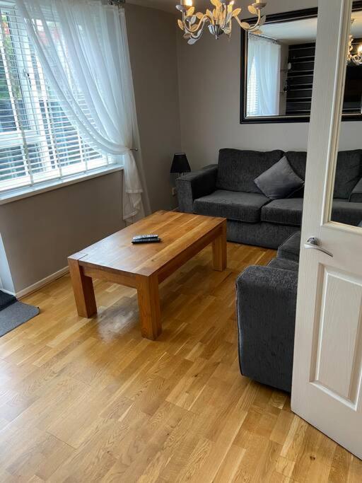Garland Way 2 Bed House Sheffield Free Parking 5 Min From M1 Vila Mosborough Exterior foto